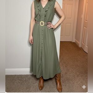 Ellen Tracy  Olive Green Maxi Dress With belt. NWT Size M